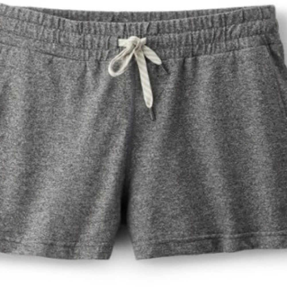 Vuori women’s halo performance short in Heather grey size medium